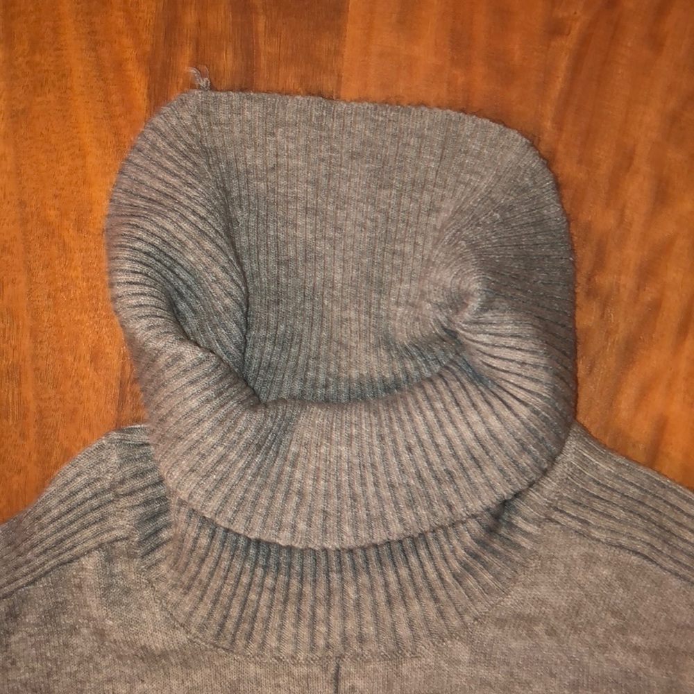 Cable and Gauge Grey Turtleneck Sweater - Picture 2 of 5